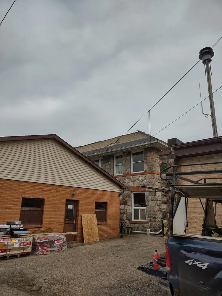Slide of Grundy N Sons Roofing