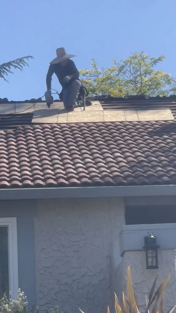 Slide of GSR Roofing & Waterpro