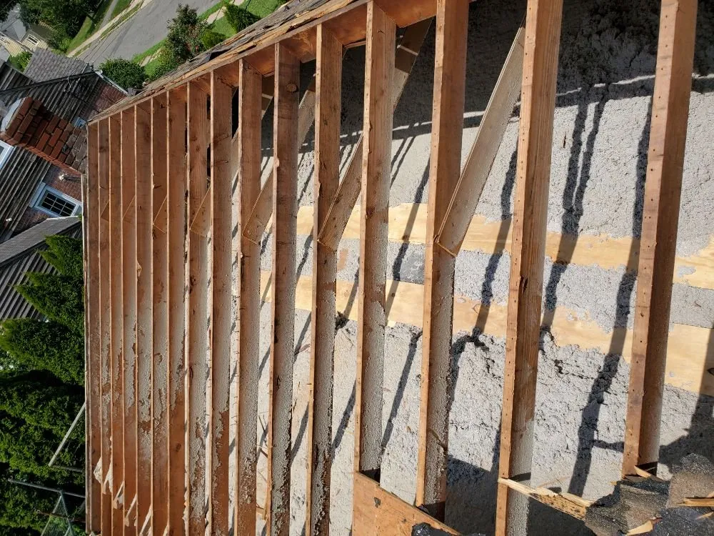 Slide of Guaman Builders