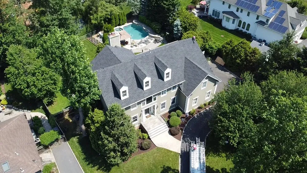 Slide of Guaman Builders