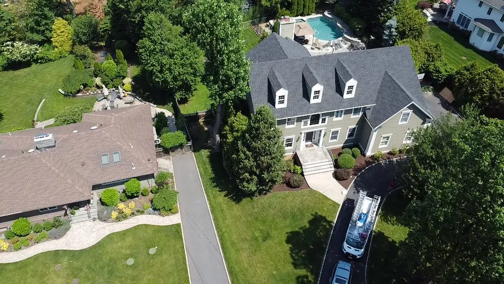 Slide of Guaman Builders