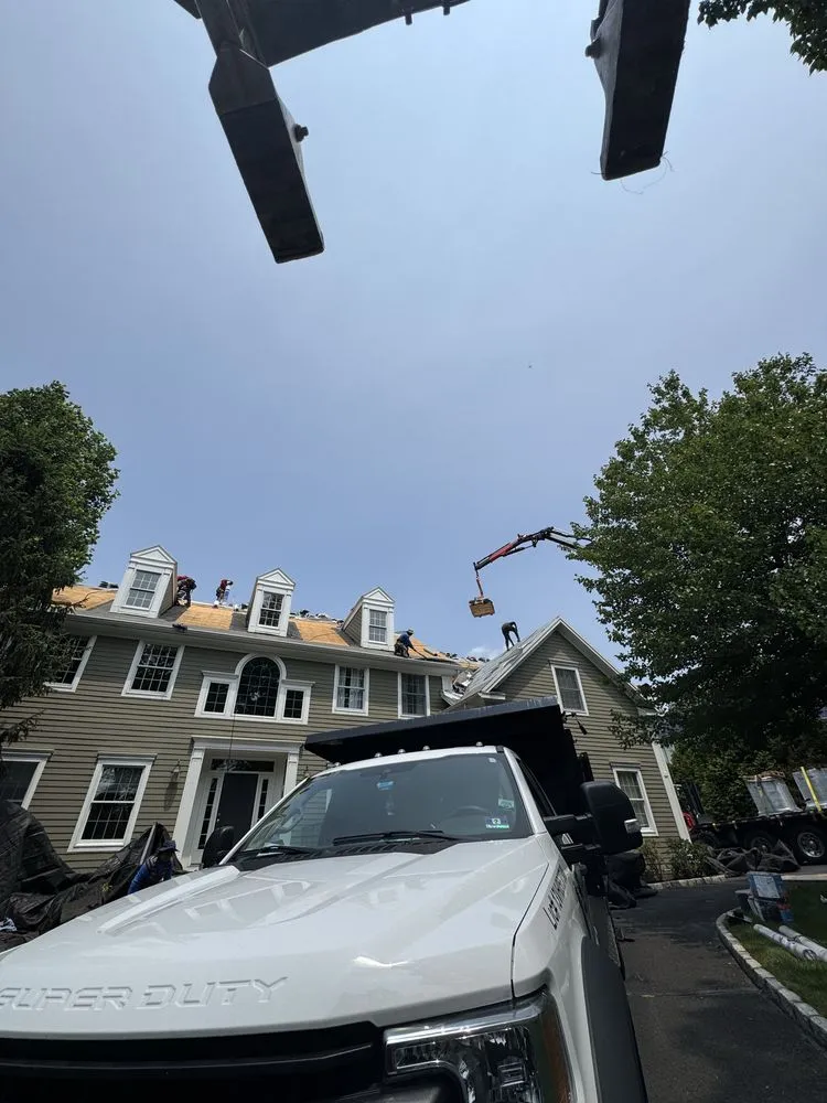 Slide of Guaman Builders