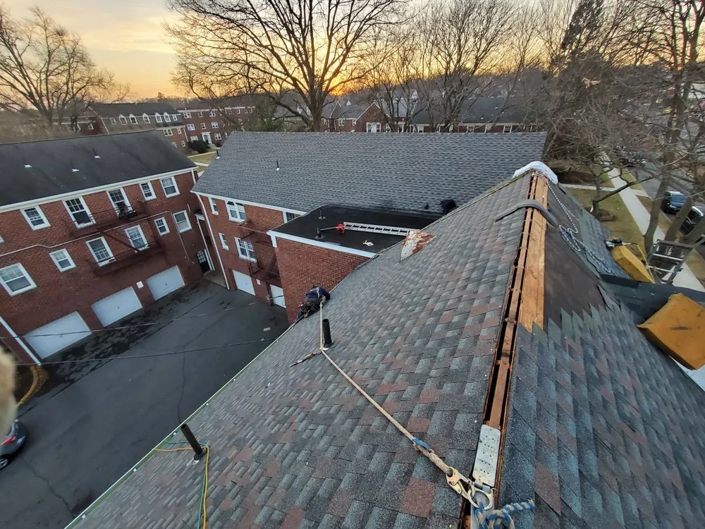 Slide of Guaman Builders