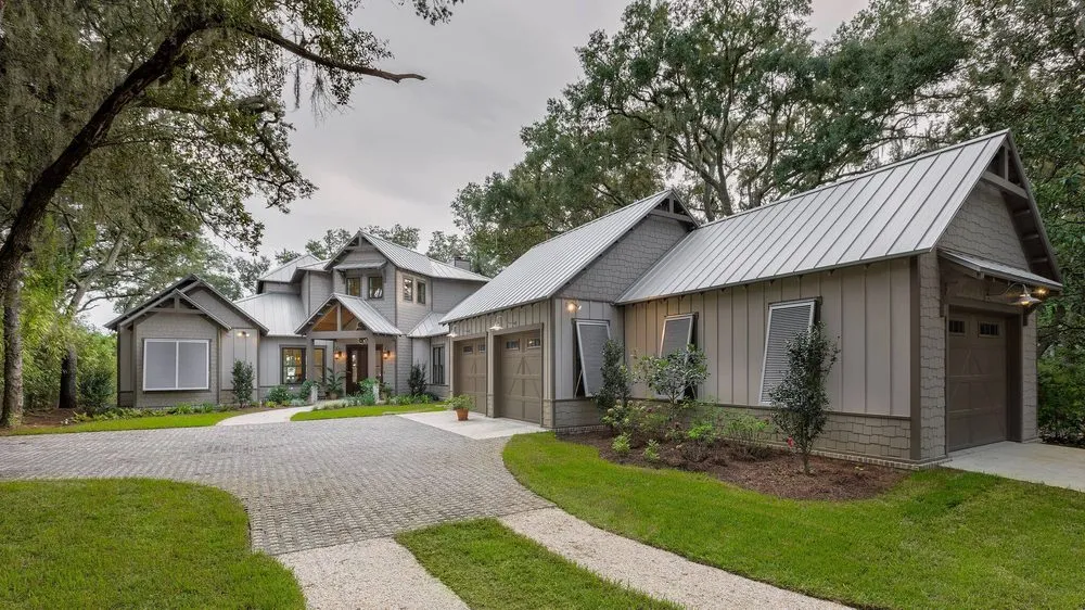 Slide of Guardian Roofing