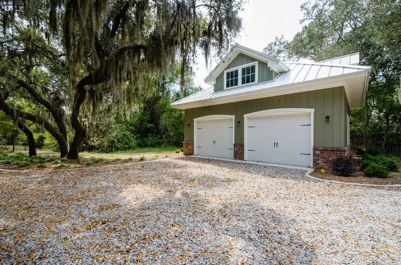 Slide of Guardian Roofing