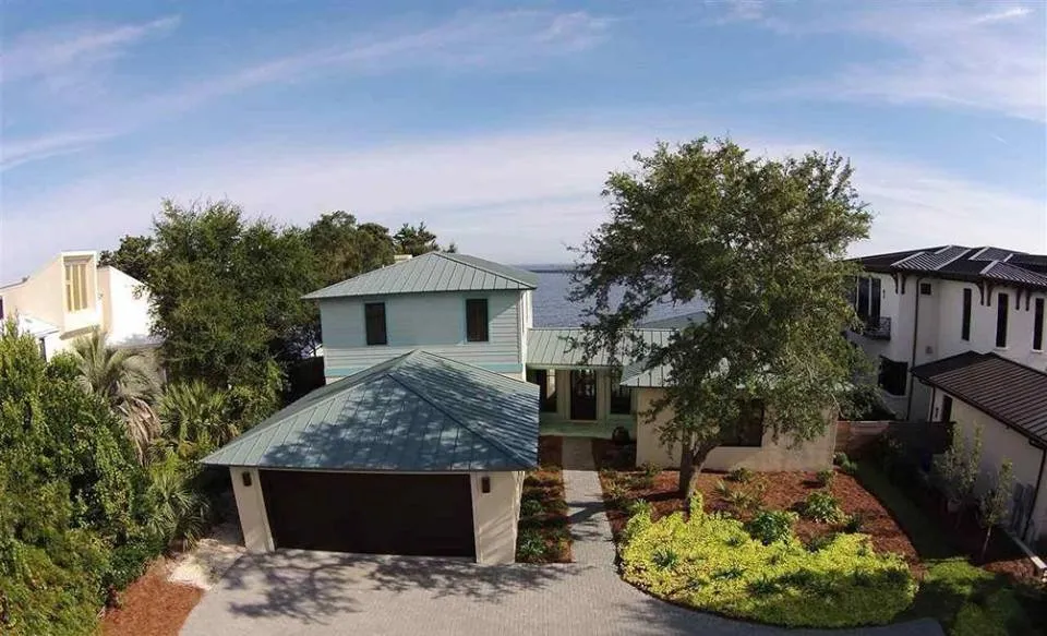 Slide of Guardian Roofing