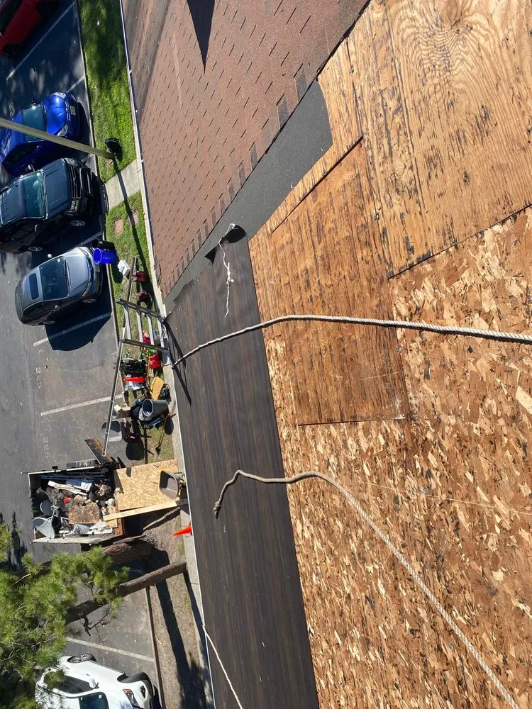 Slide of Guasco's Roofing