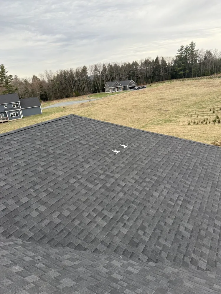 Licensed roof installation for fast service in Weybridge, VT by Guayacan Home Improvement