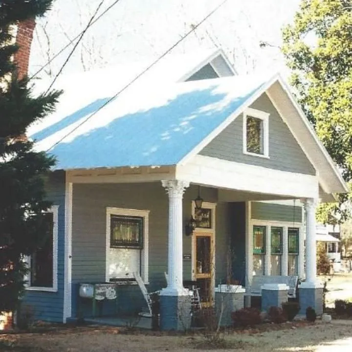 Slide of Gulliver Roofing