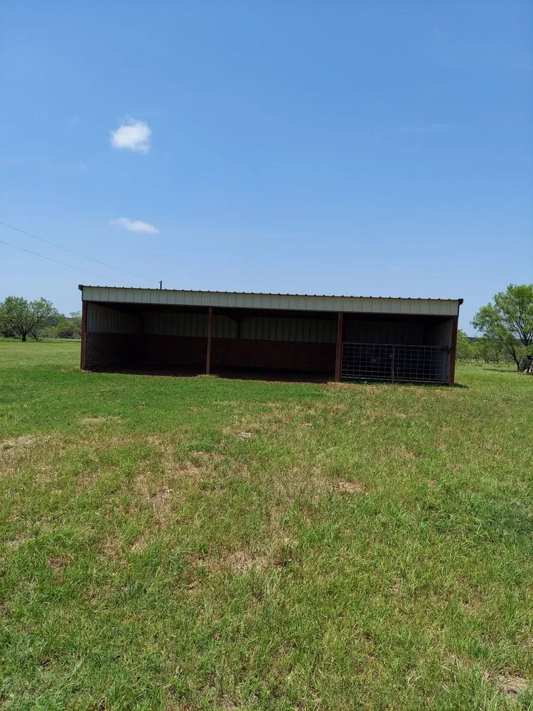 Licensed metal roofing installation experts serving Perrin, TX - Gun Barrel Construction
