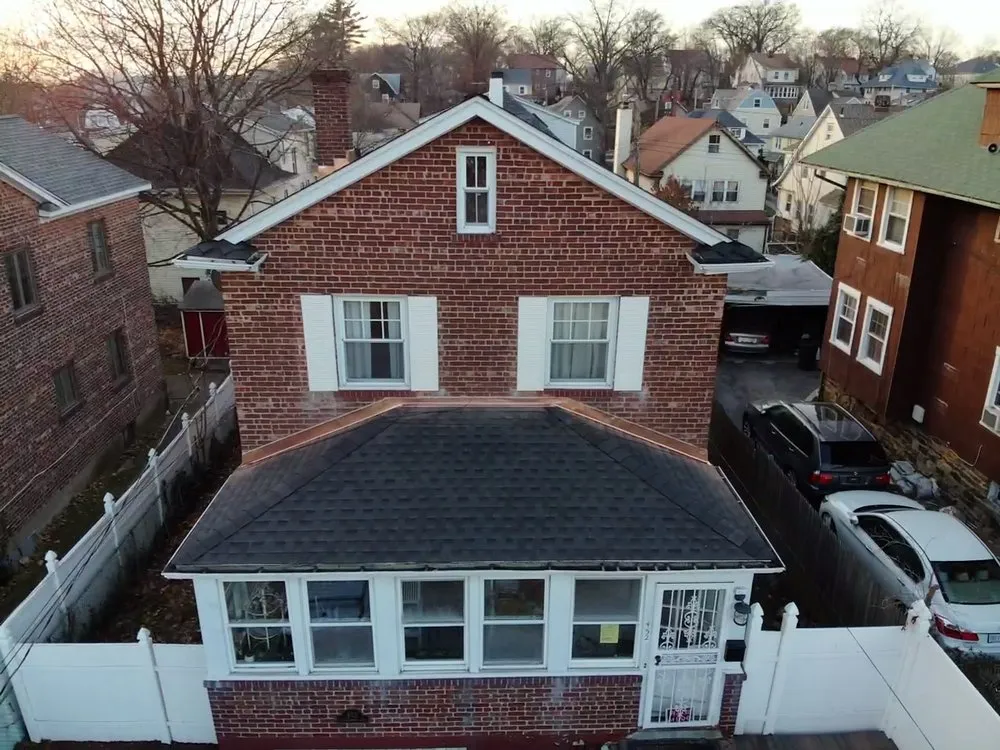 Slide of Gunner Roofing