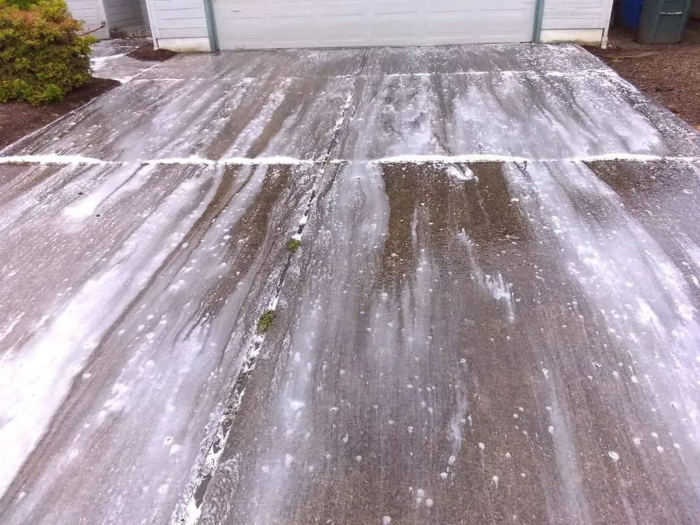 Top-rated roof inspection in Brooks, OR by Gustavo's Pressure Washing