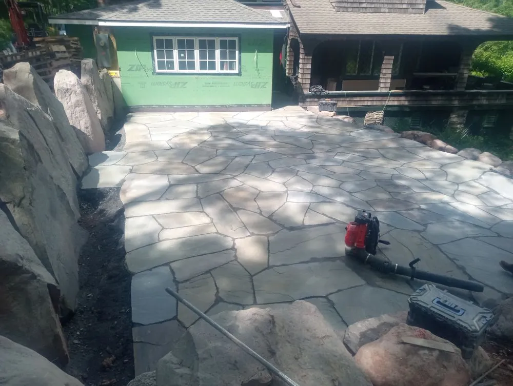 Slide of Gutama G Construction