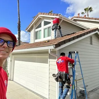 Professional shingle roofing service experts serving Corona Del Mar, CA - Gutter Builders Newport Beach