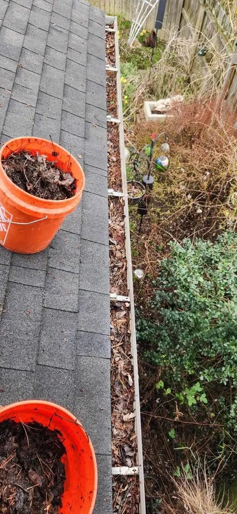 Slide of Gutter Genies