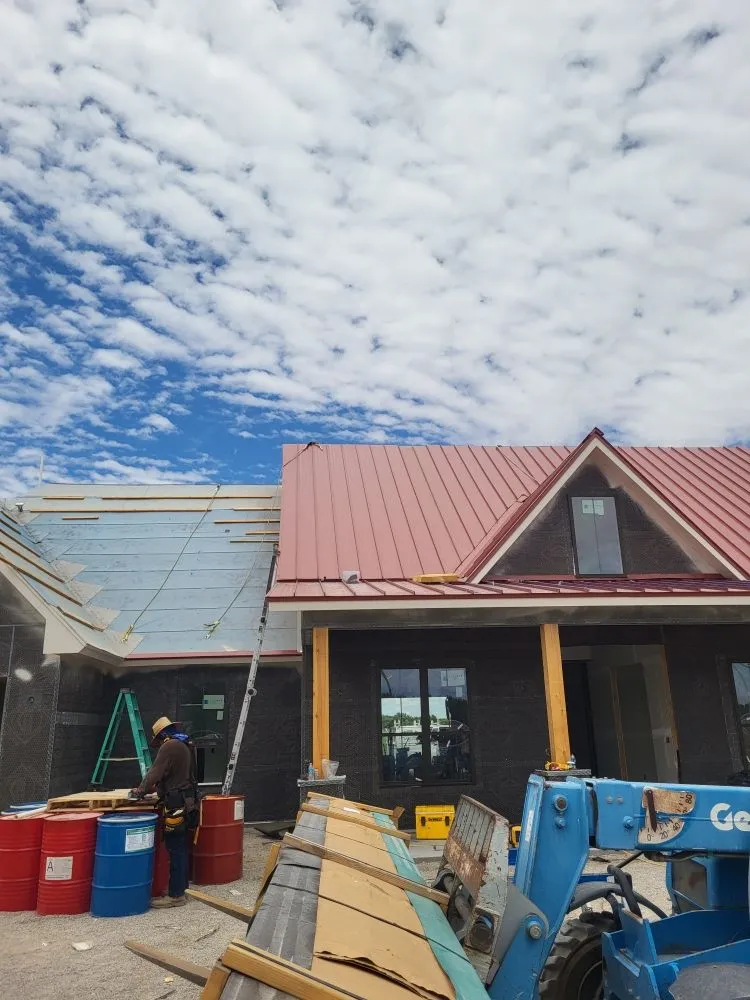 Slide of G&V Roofing