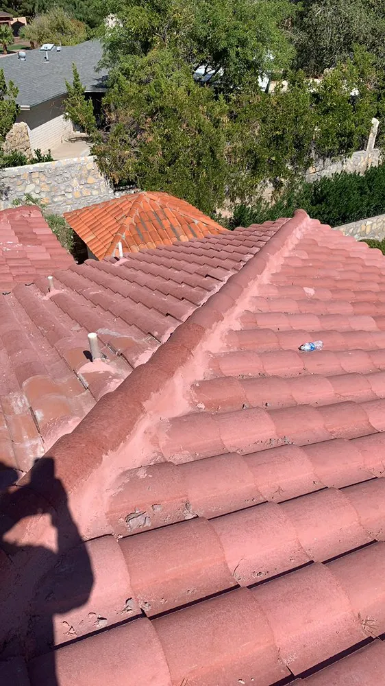 Slide of G&V Roofing