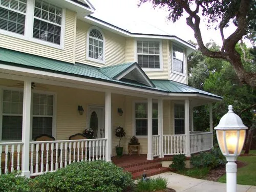 Slide of G&W Roofing