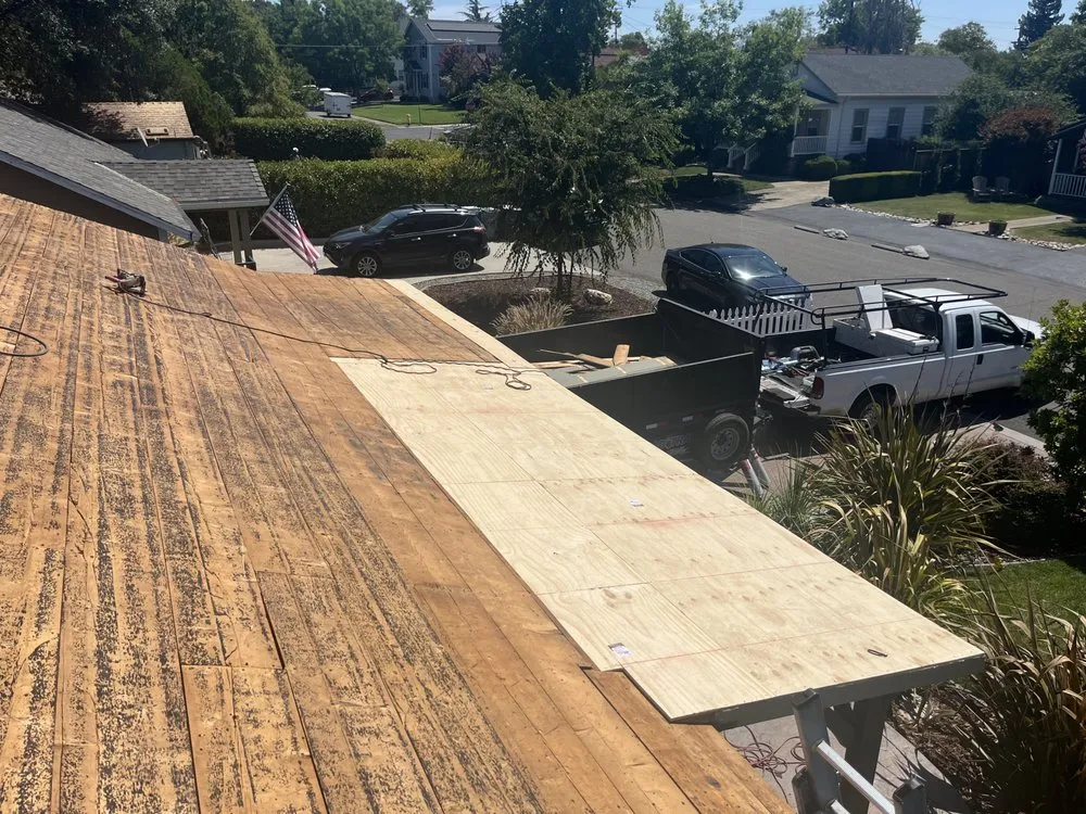 Slide of H & G Roofing