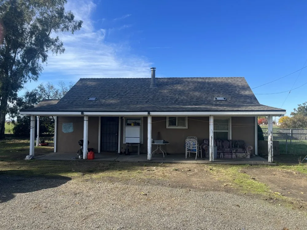 Slide of H & G Roofing