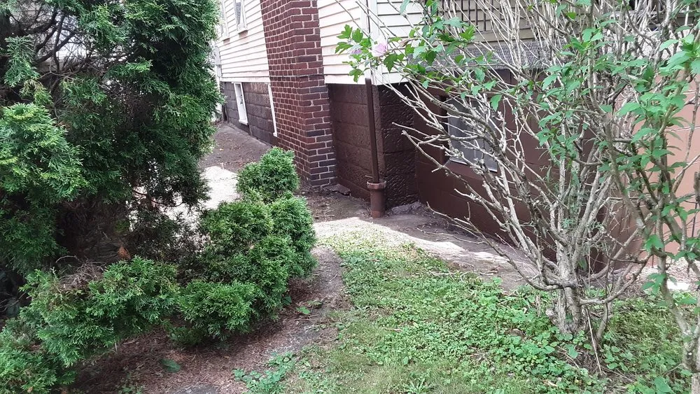 Professional flat roof repair for fast service in Yorkville, OH by H & H Contracting