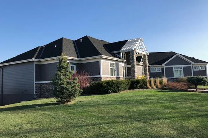 Local roof inspection in Waterloo, NE - H & H Exteriors
