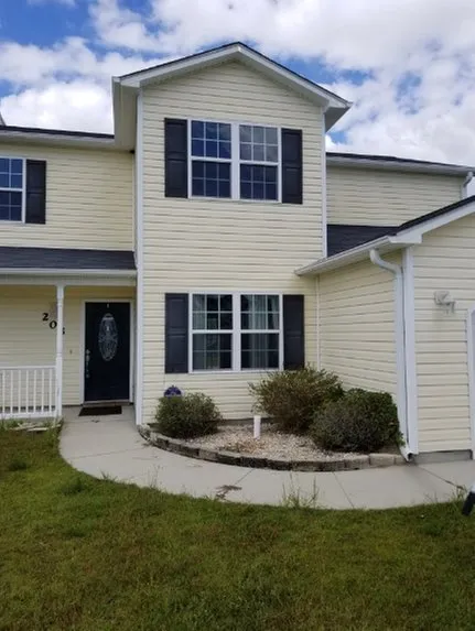 Slide of H & H Home Reconstruction