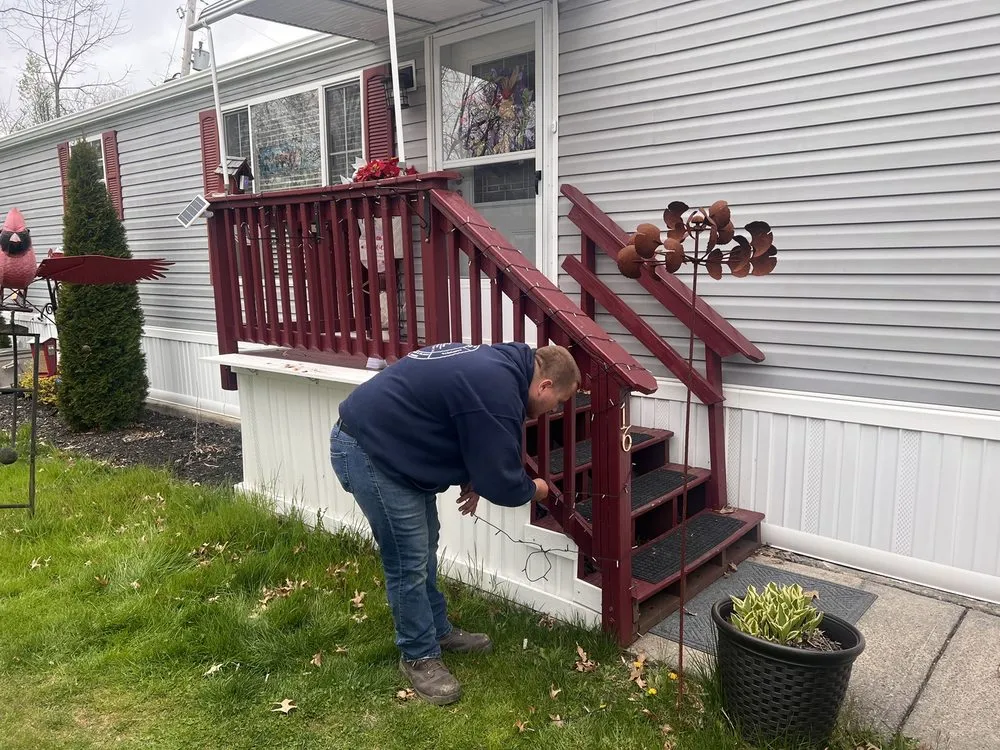 Slide of H & M Mobile Home Remodelers