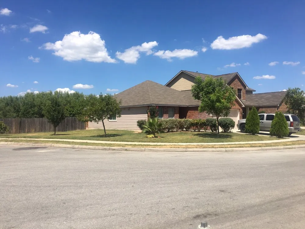 Slide of H & R Roofing