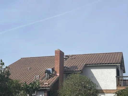 H Moreno Roofing Logo