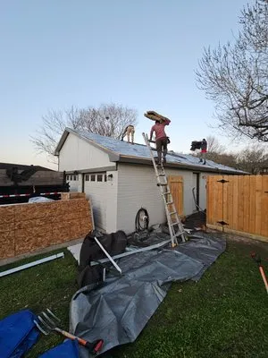 Halliburton Roofing and Construction Logo