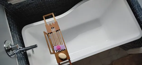 Hallmark Handyman Logo