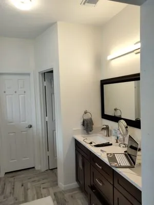 Hamma Roof & Construction Logo