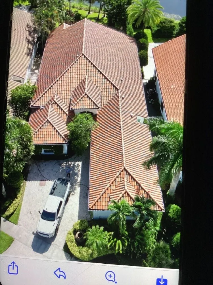Emergency roof repair in Loxahatchee, FL by Hammerhead Roofing Of South Florida