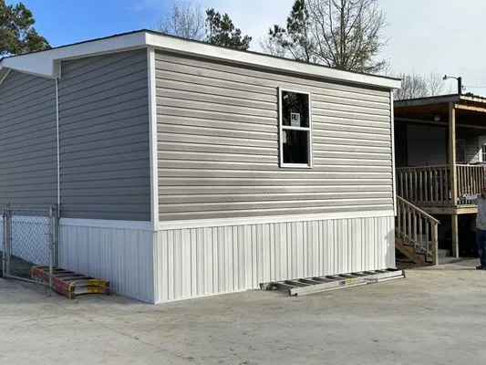 Hammertime Roofing & Remodeling Logo