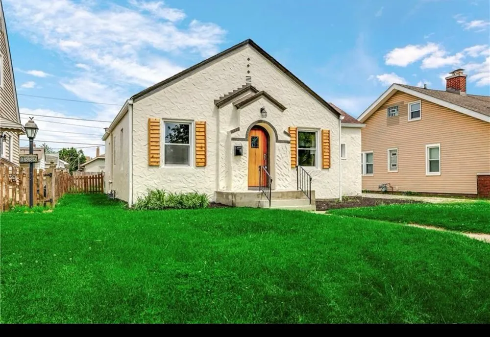 Slide of Handfeld Home Xperts