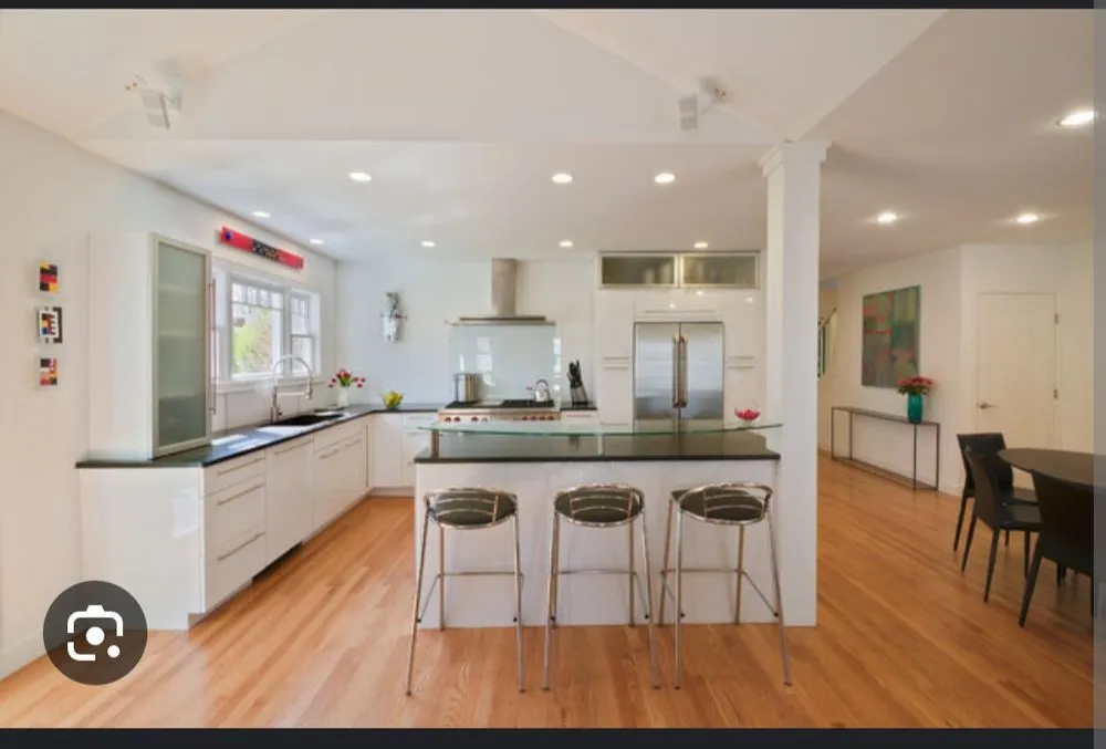 Slide of Handfeld Home Xperts