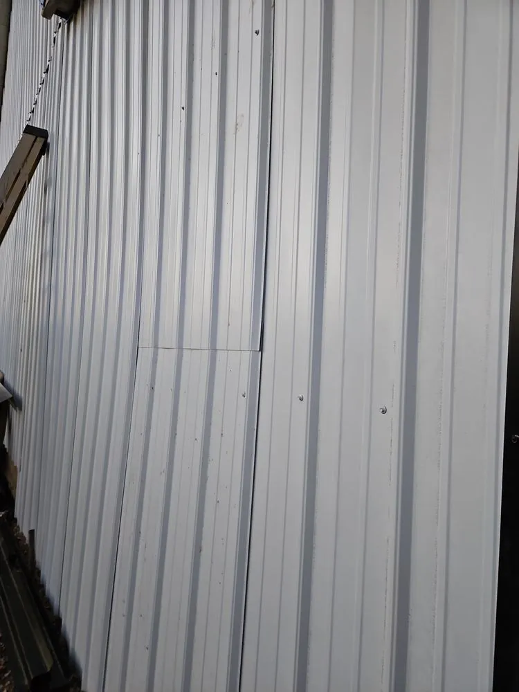 Slide of HandH construction fulley insured