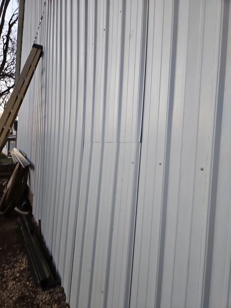 Slide of HandH construction fulley insured