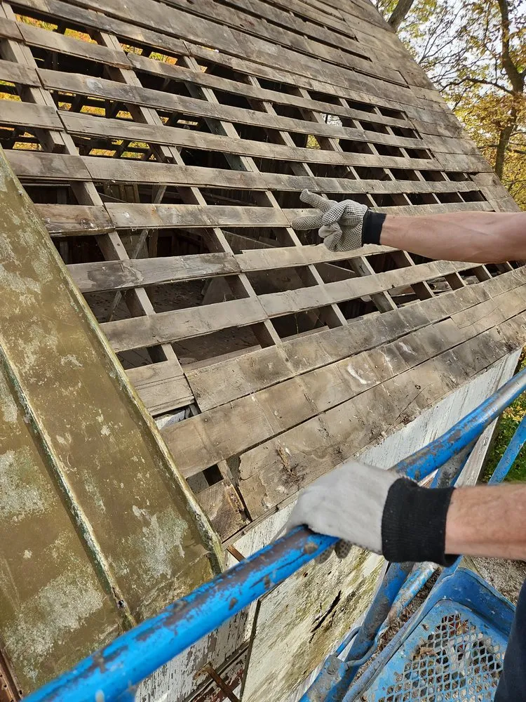 Slide of HandH construction fulley insured