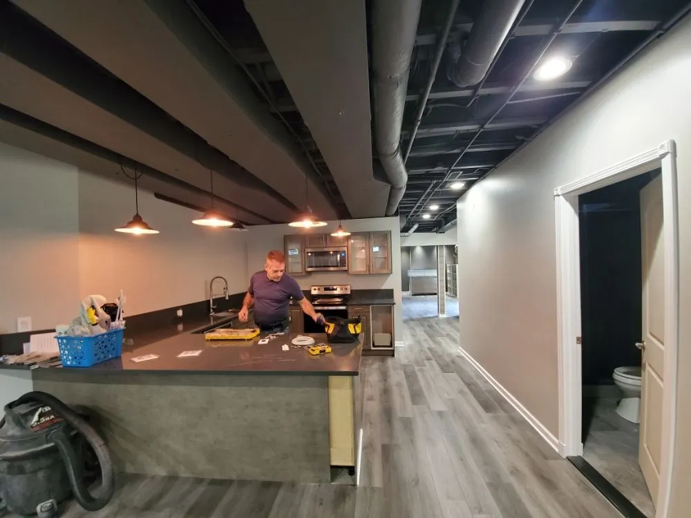 Slide of Handros Construction