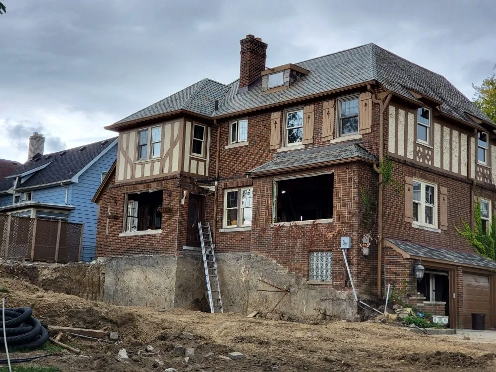 Slide of Handros Construction