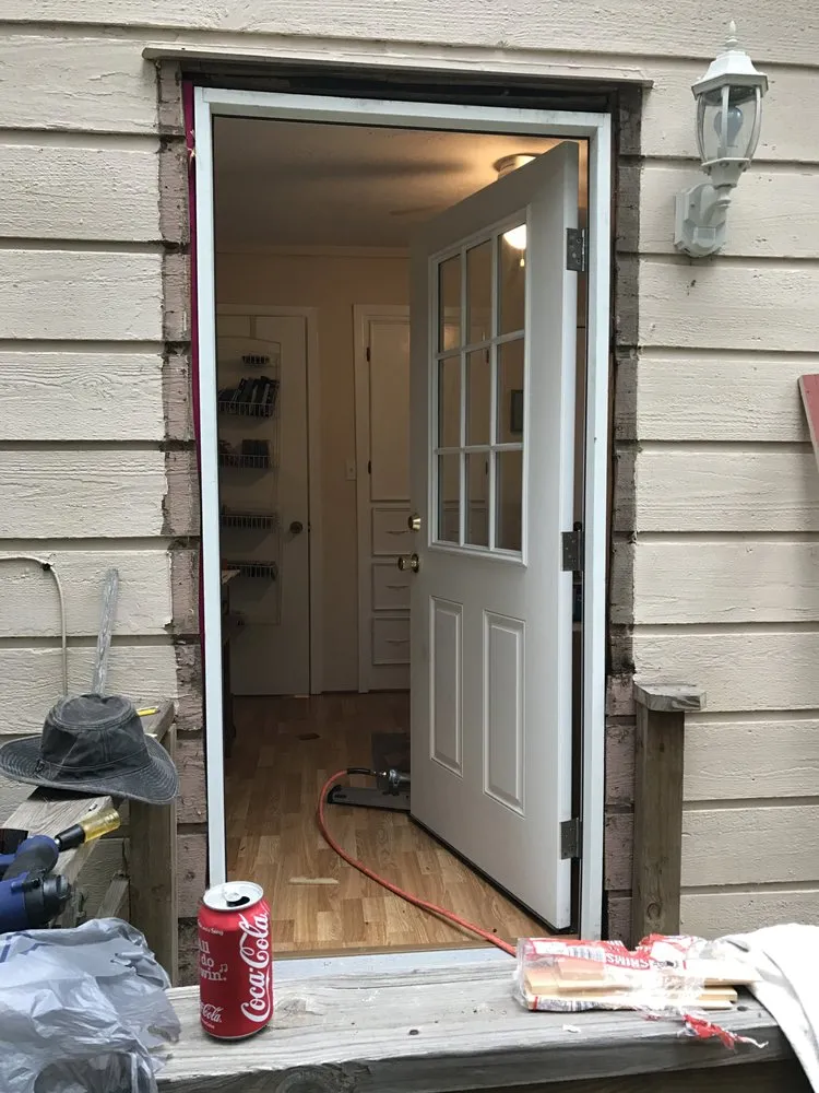 Top-rated roof installation in Warren, TX - Handy Man Services