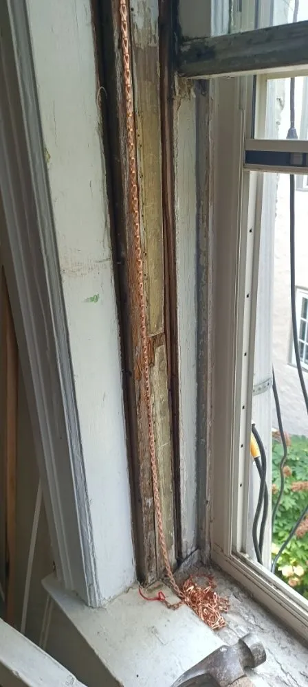 Slide of Handyman On The Hill