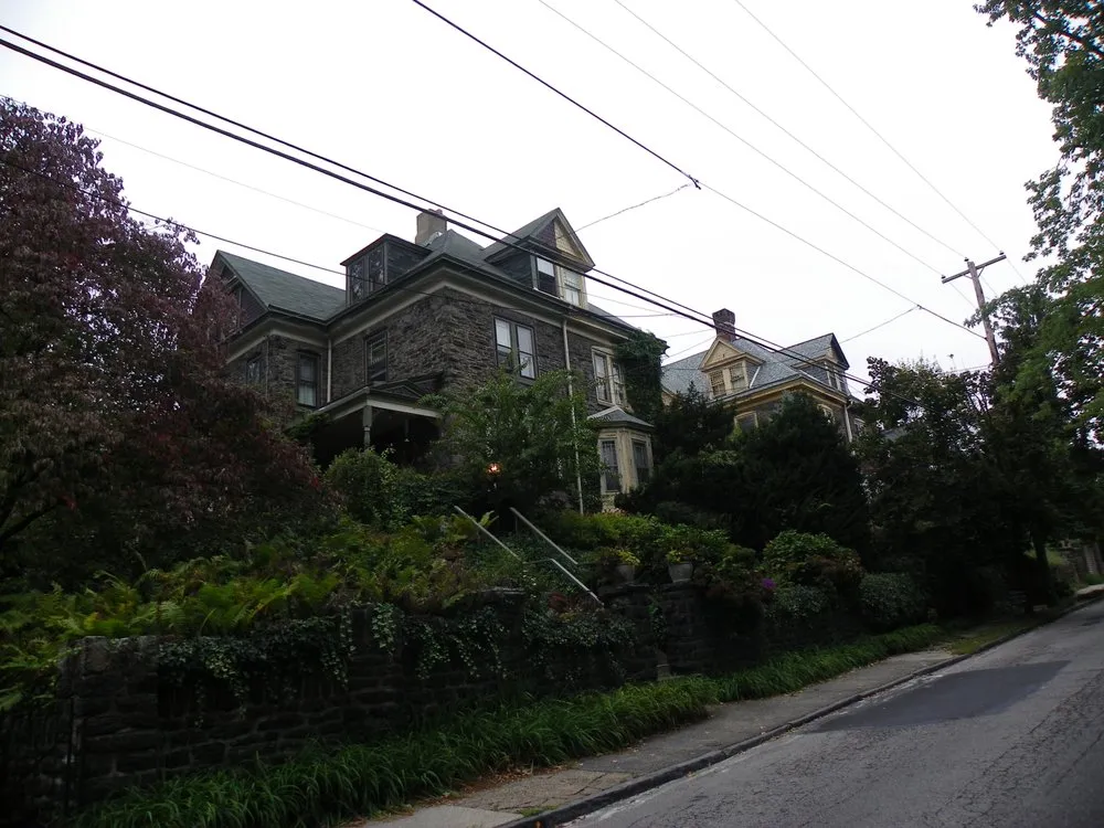 Slide of Handyman On The Hill