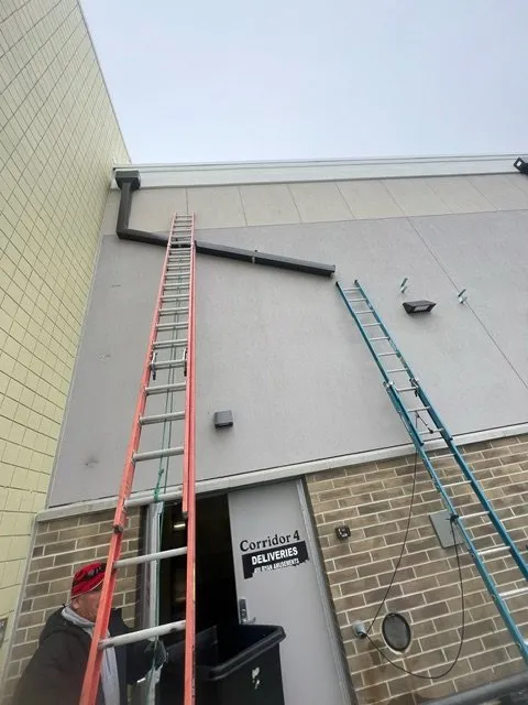 Slide of Handyman Salvador