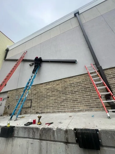 Slide of Handyman Salvador