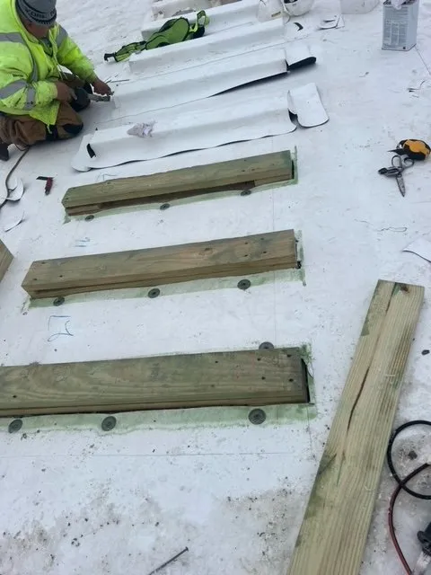 Slide of Handyman Salvador