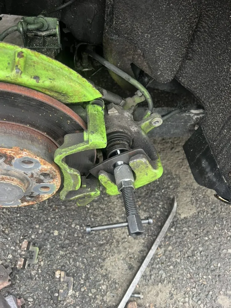 Slide of Handyman Salvador