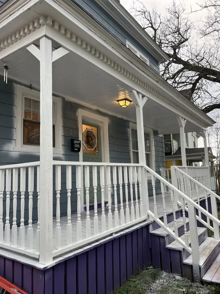 Slide of Handyman Salvador